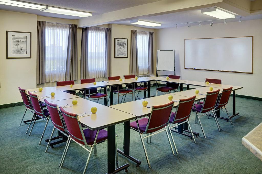 Lakeview Inns & Suites - Okotoks Esterno foto